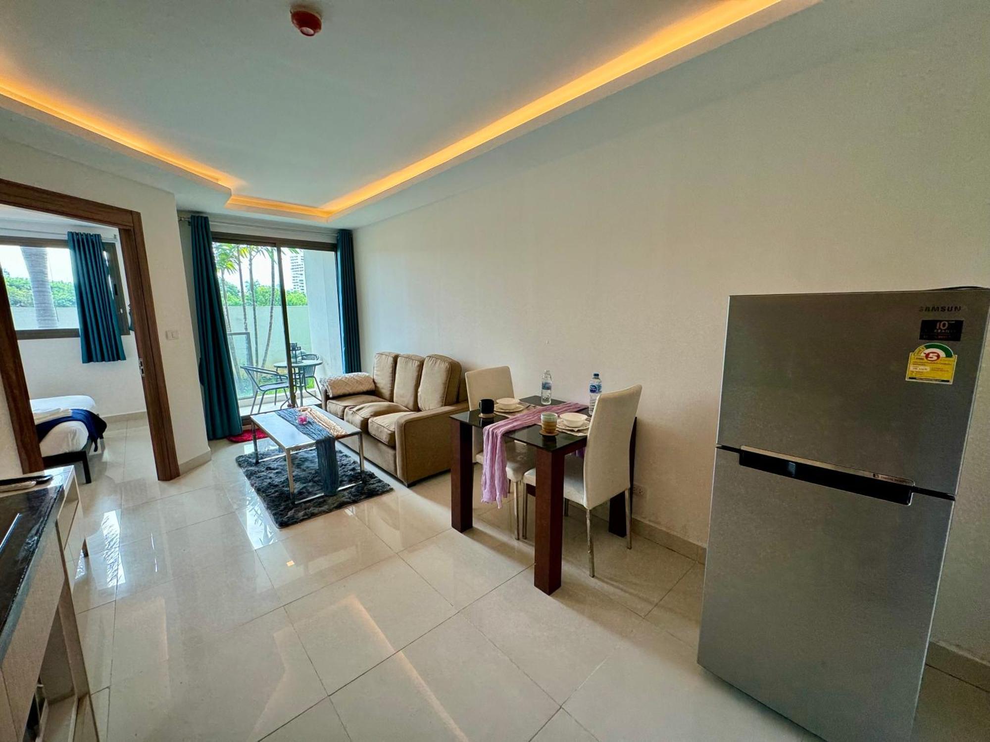 Maldives Resort By Psr Bãi biển Jomtien Phòng bức ảnh
